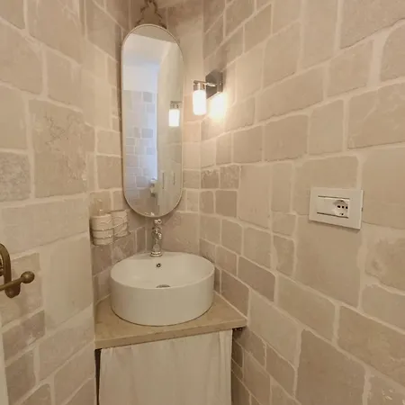 Terrazze Porta Nova Terrace And Panoramic Bathtub *